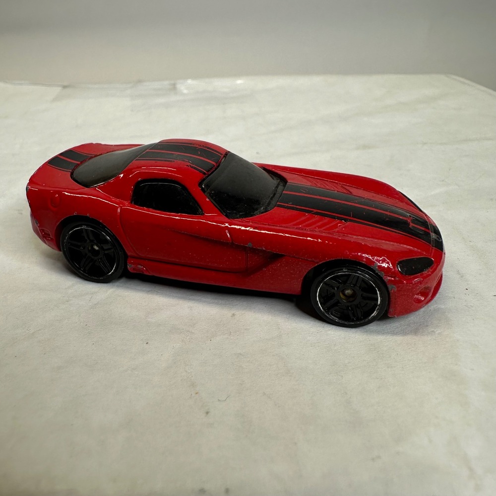 Hot Wheels 2006 Dodge‎ Viper SRT10 Red Black Racing Stripes Diecast Car 1:64